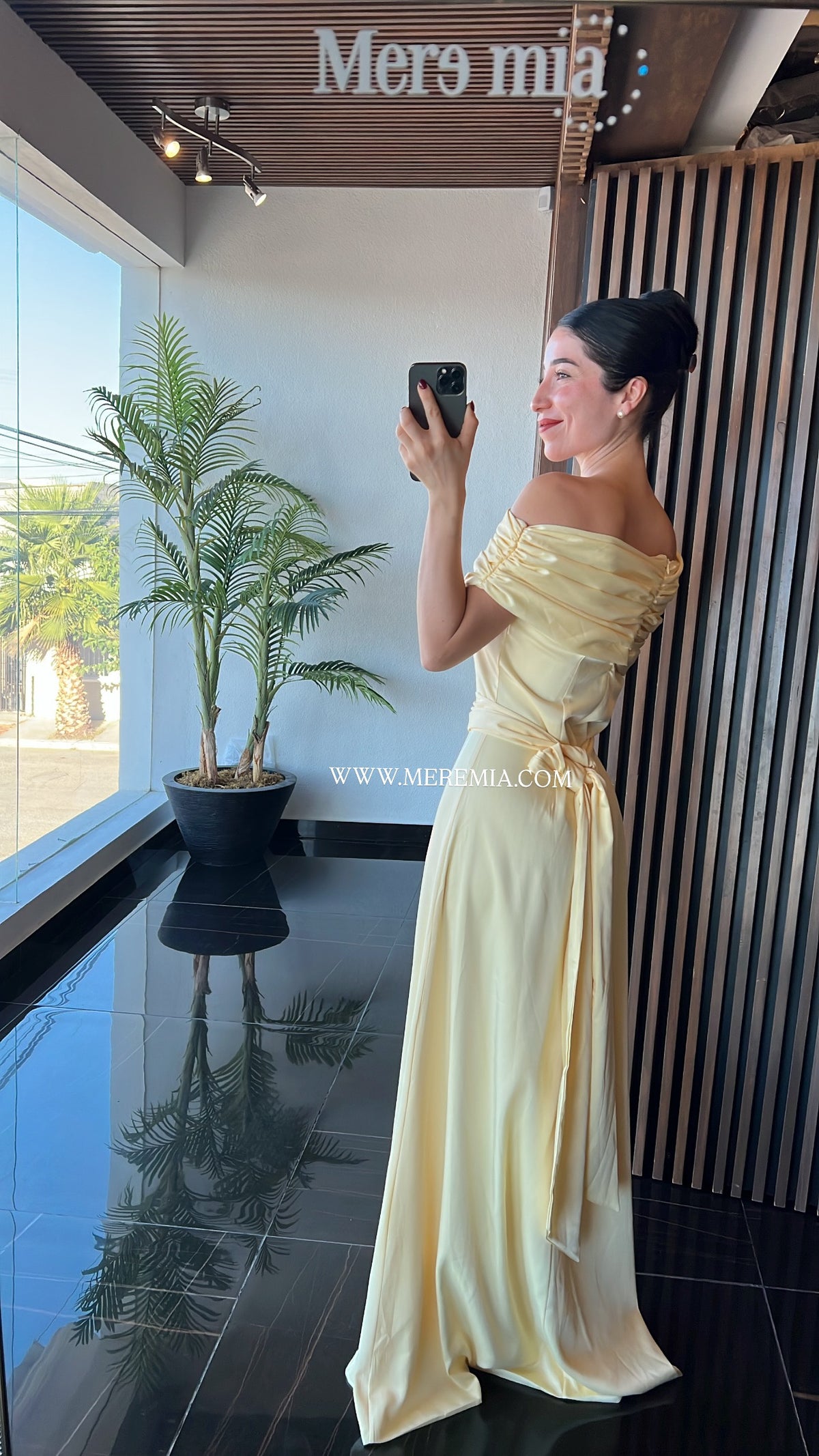 Vestido listo satin olan arriba