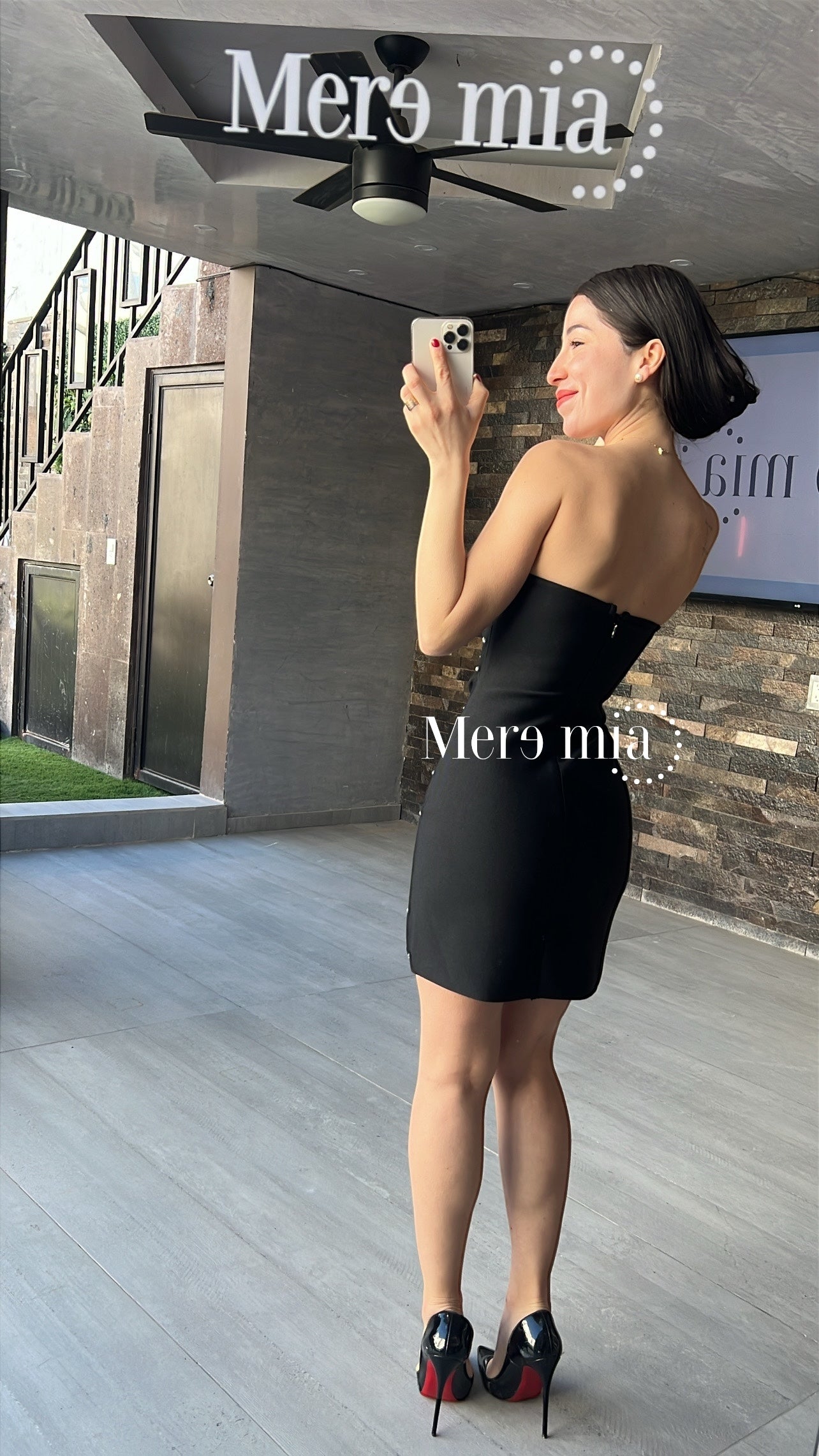 Vestido negro corto gotas