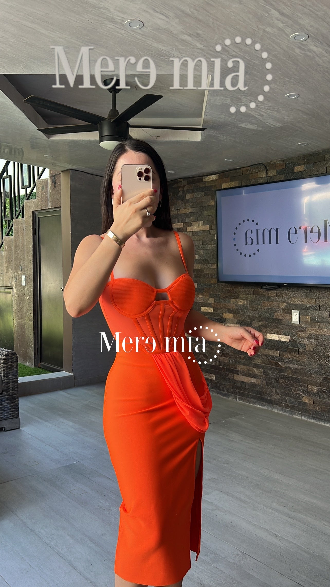 Vestido naranja copas tul fosfo