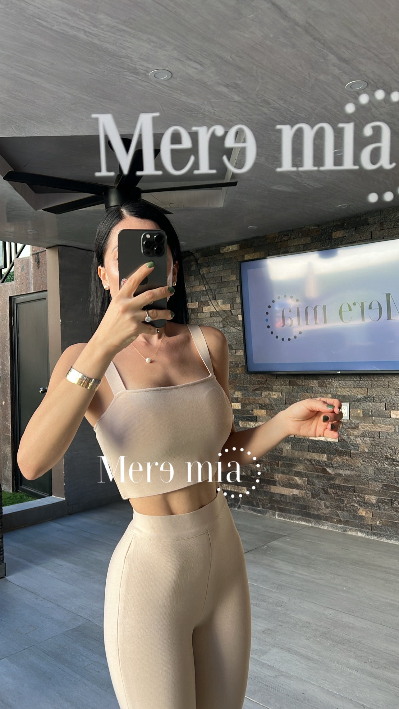 Top beige tirantes