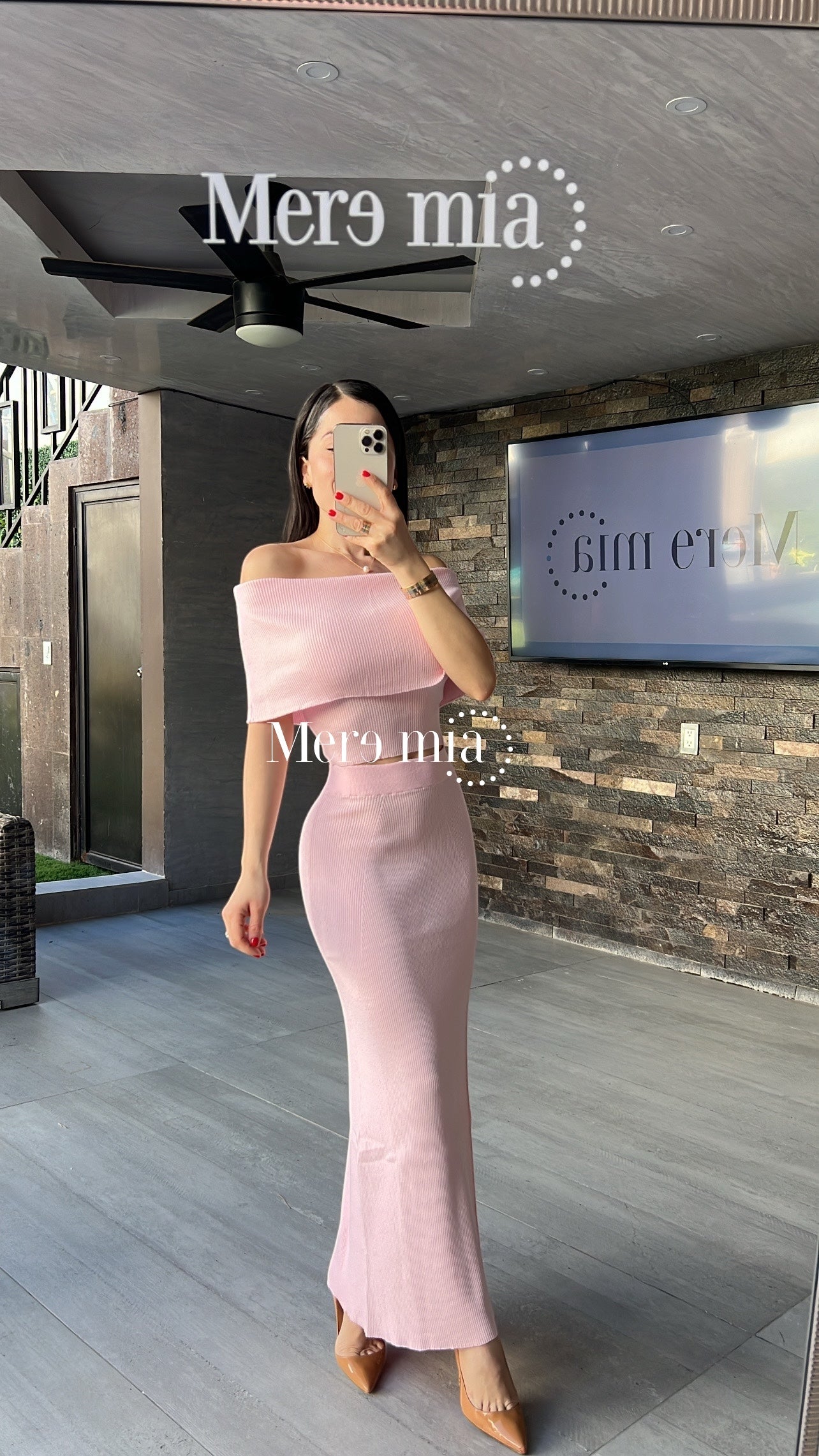 Conjunto rosa olan liso hombros