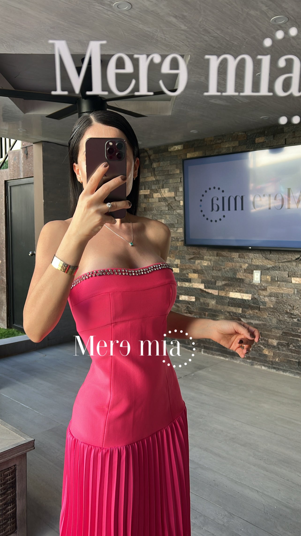 Vestido rosa liso plisado