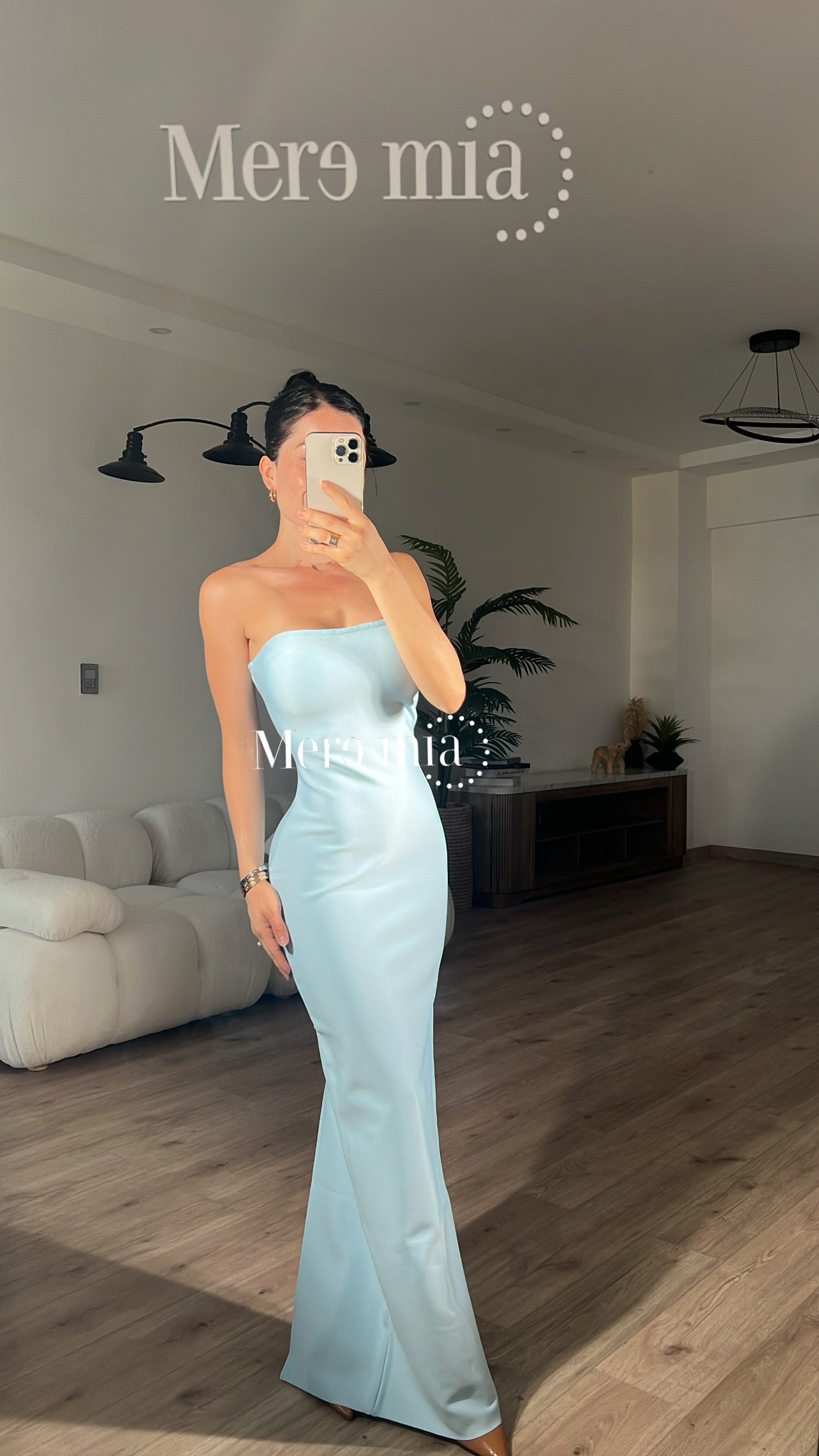 Vestido azul strapples liso