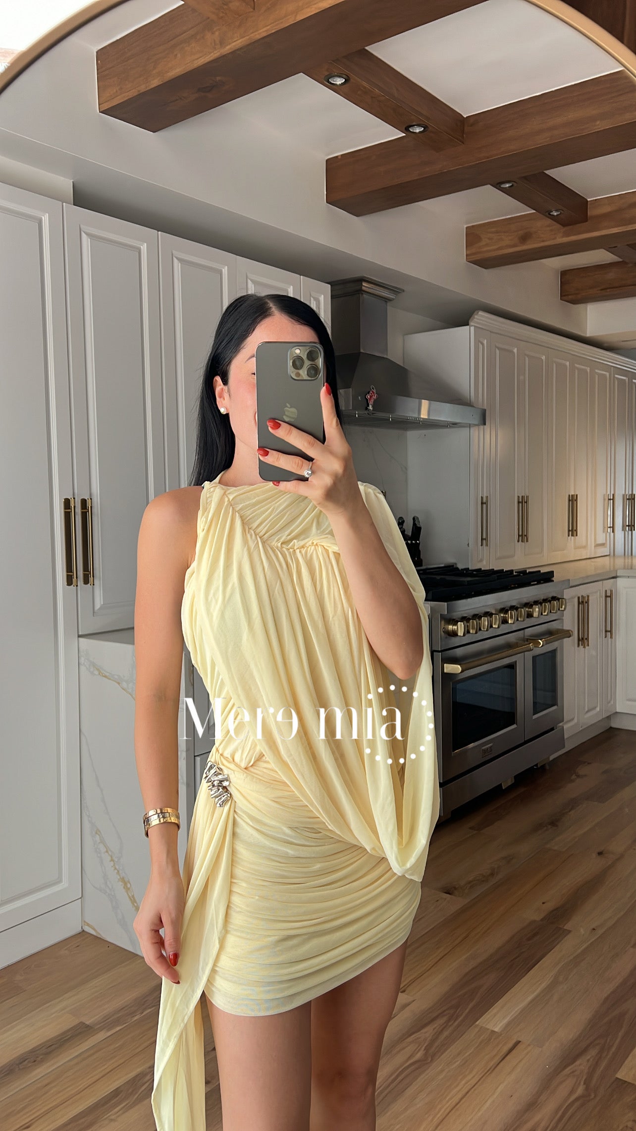 Vestido corto plisado estola