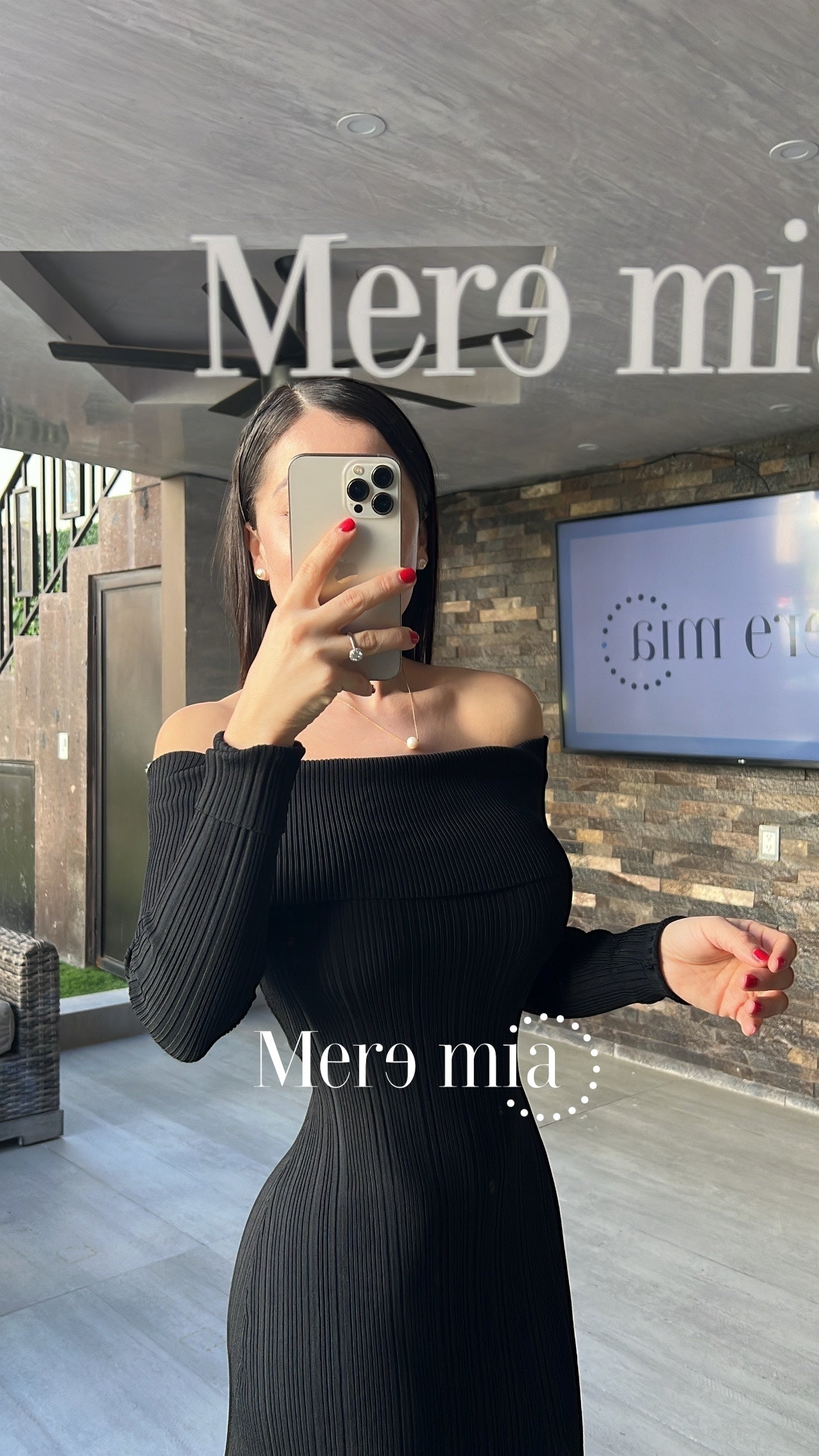 Vestido negro rayado olan