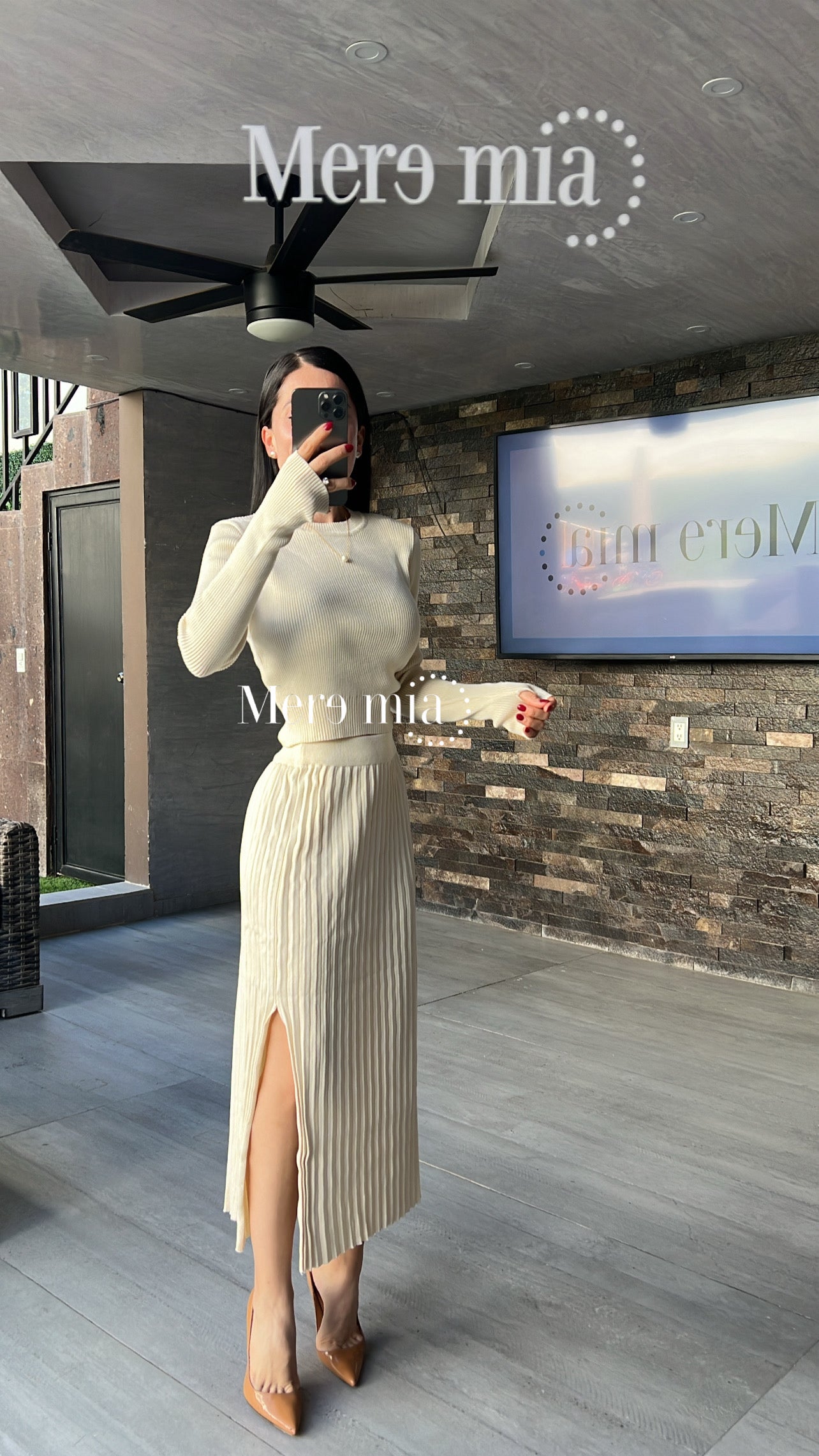 Conjunto perla swet falda plis