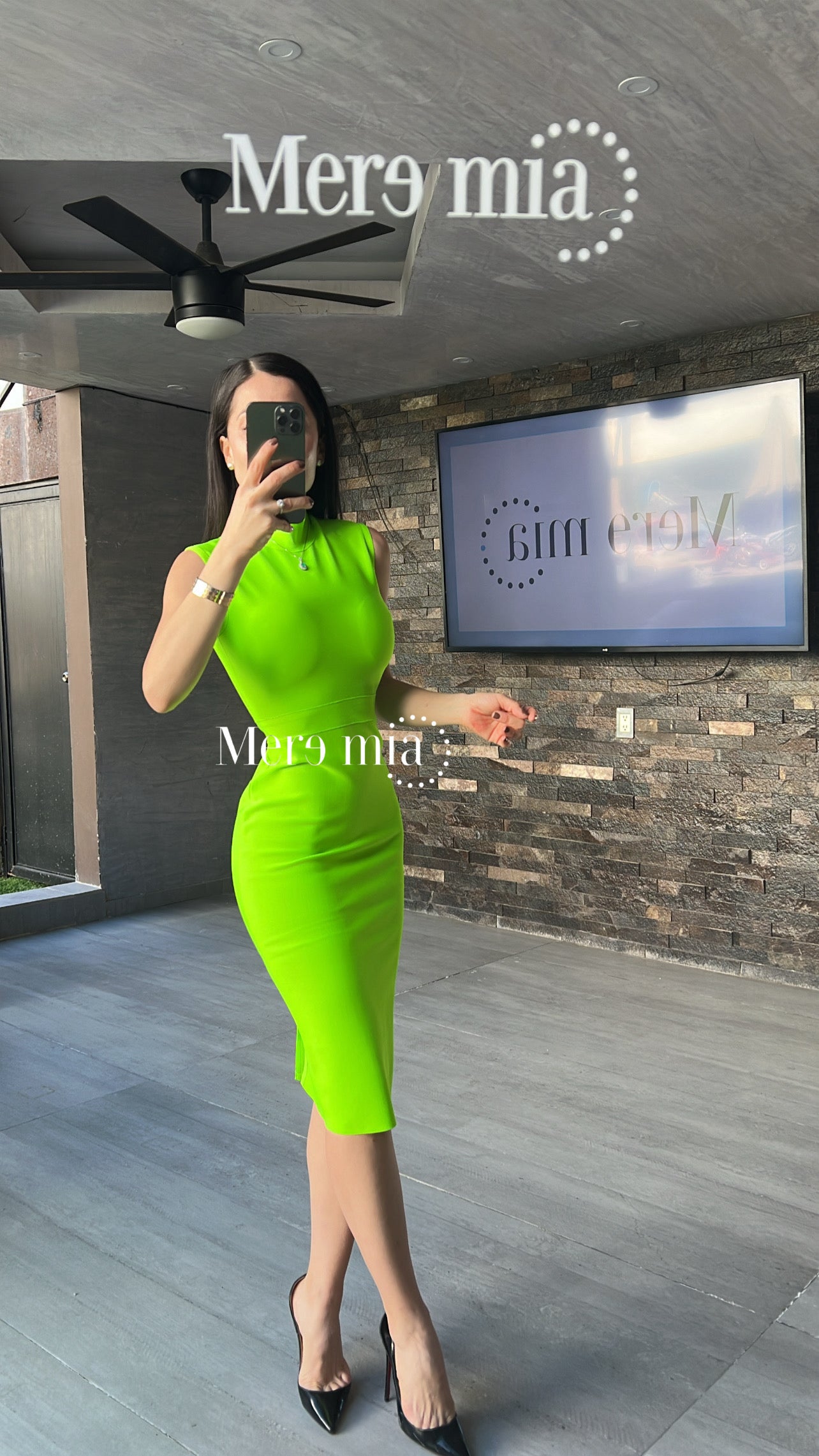 Vestido verde lim cuello
