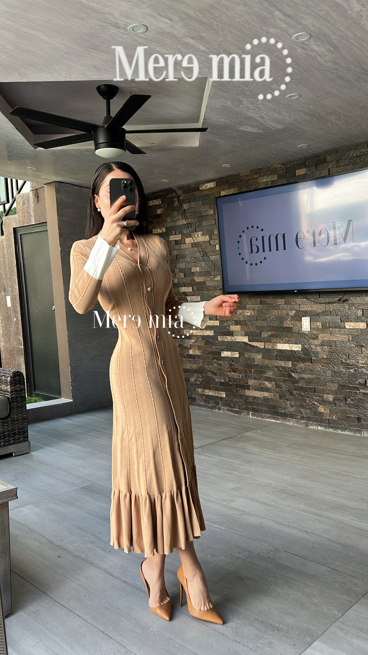 Vestido camel mangas blancas