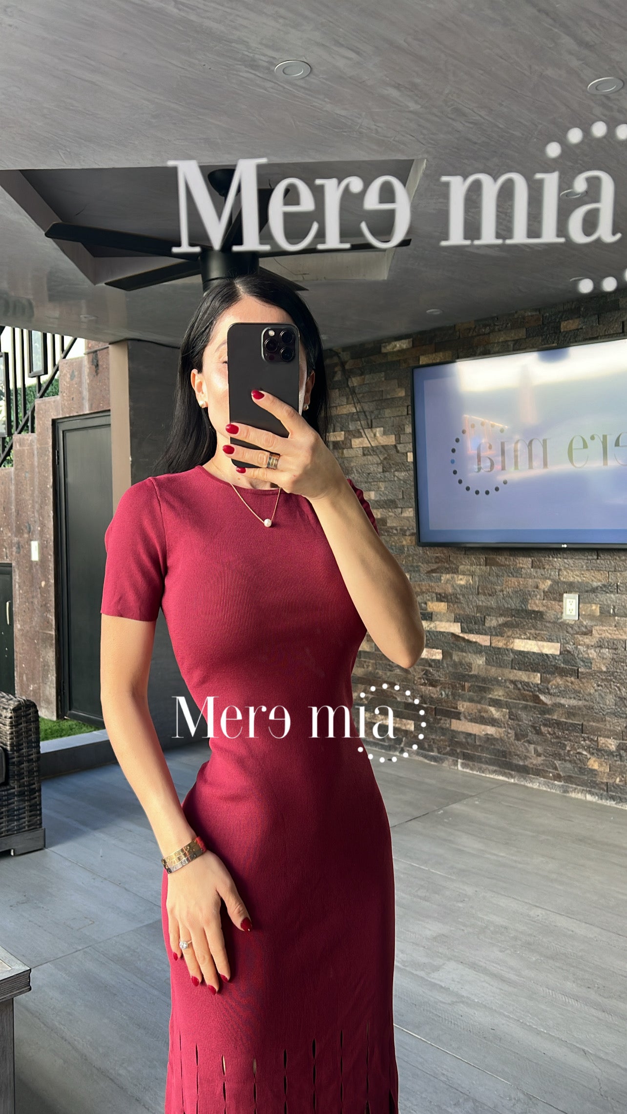 Vestido tinto barbas