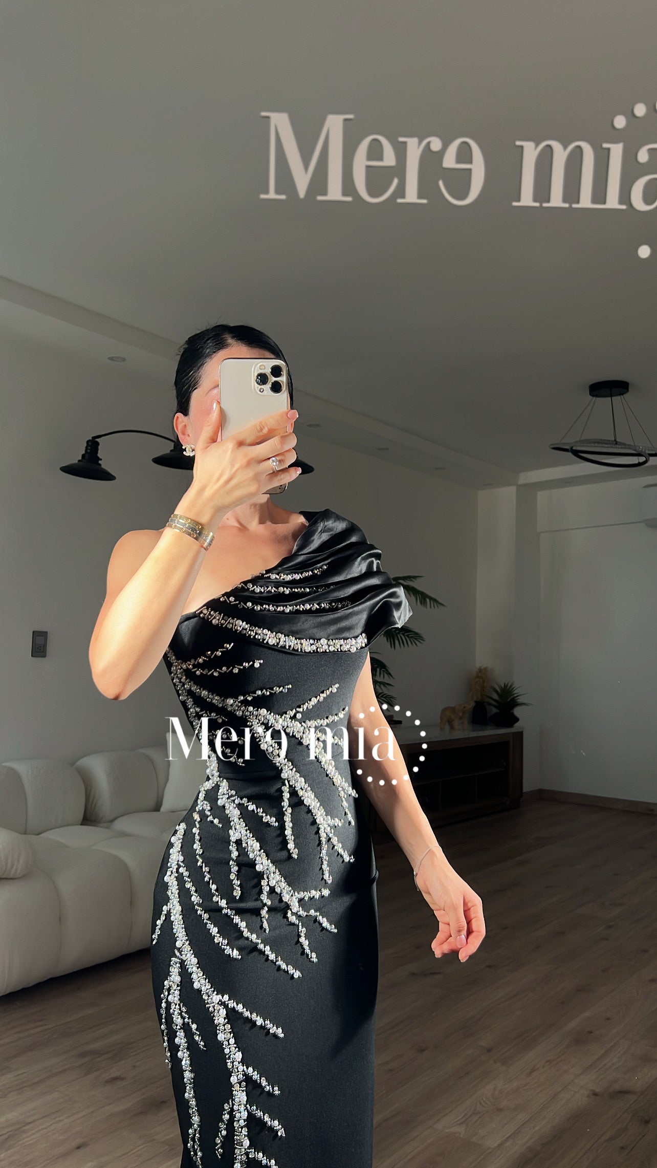 Vestido negro ramas tul