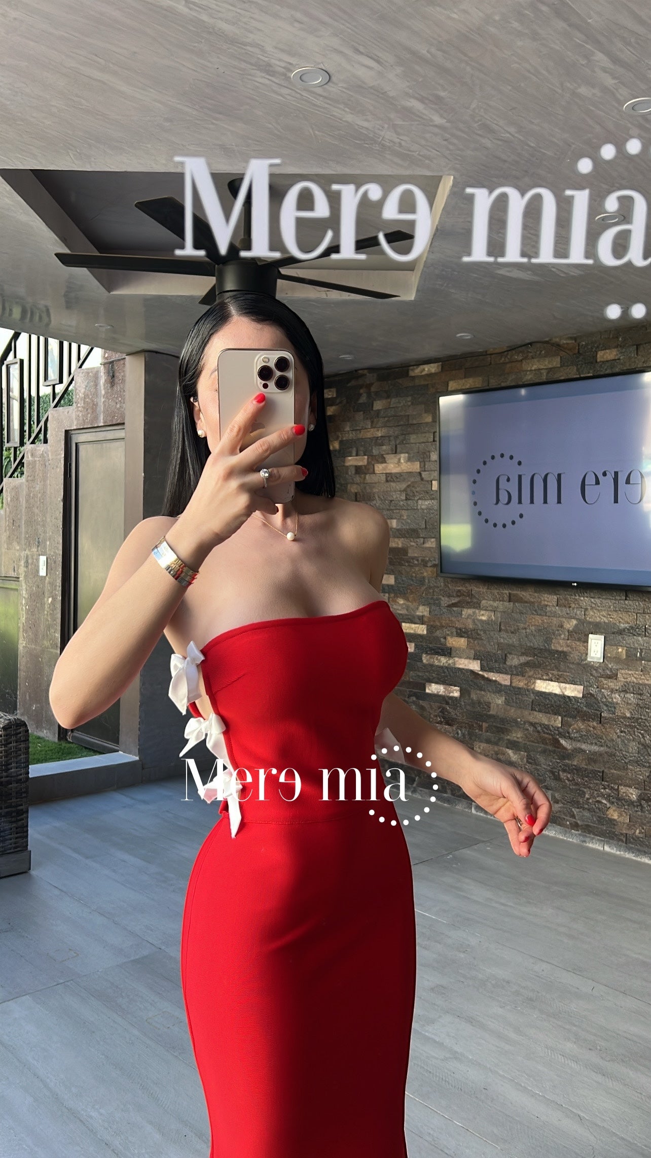 Vestido rojo moños