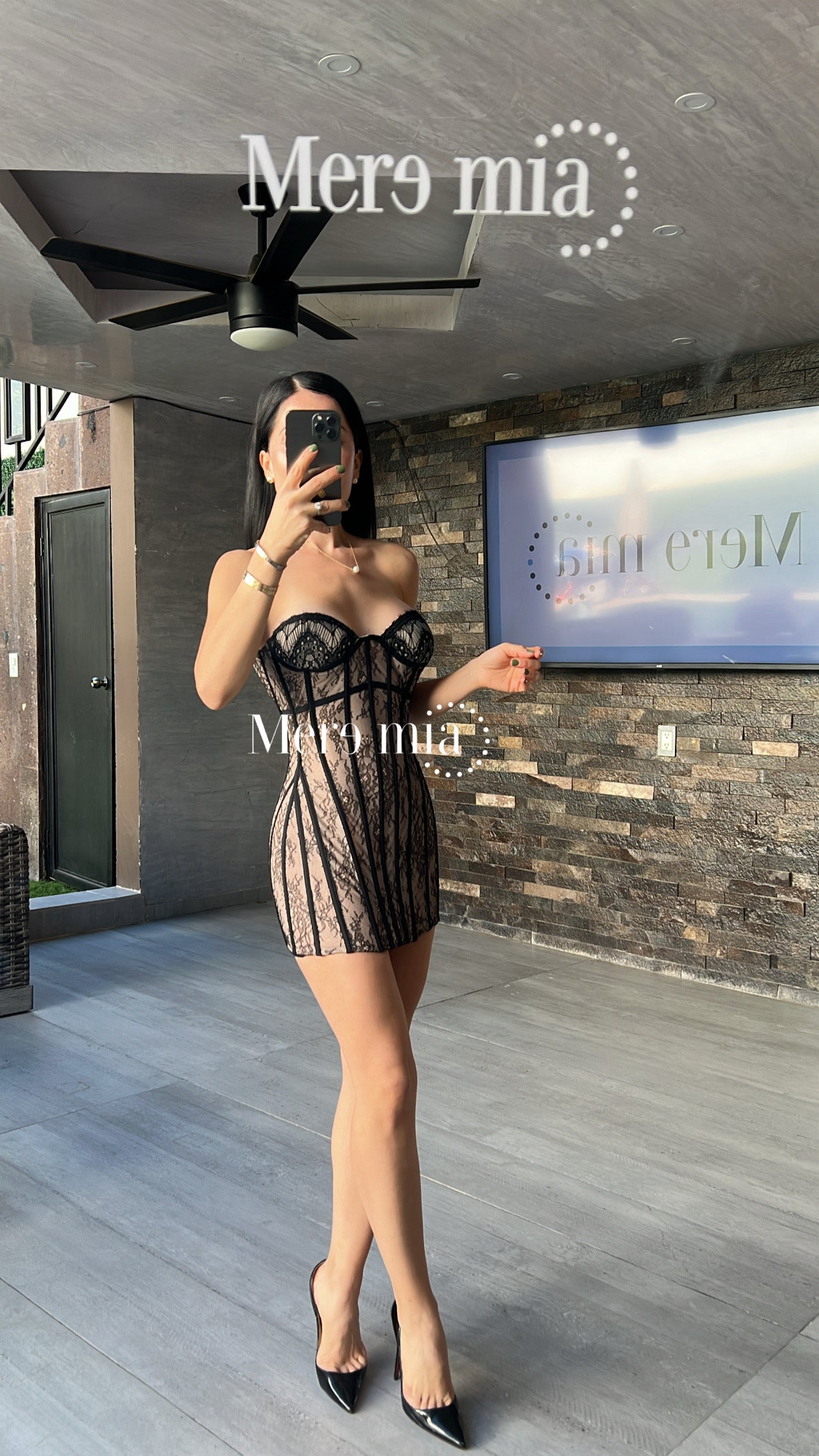 Vestido negro encaje var