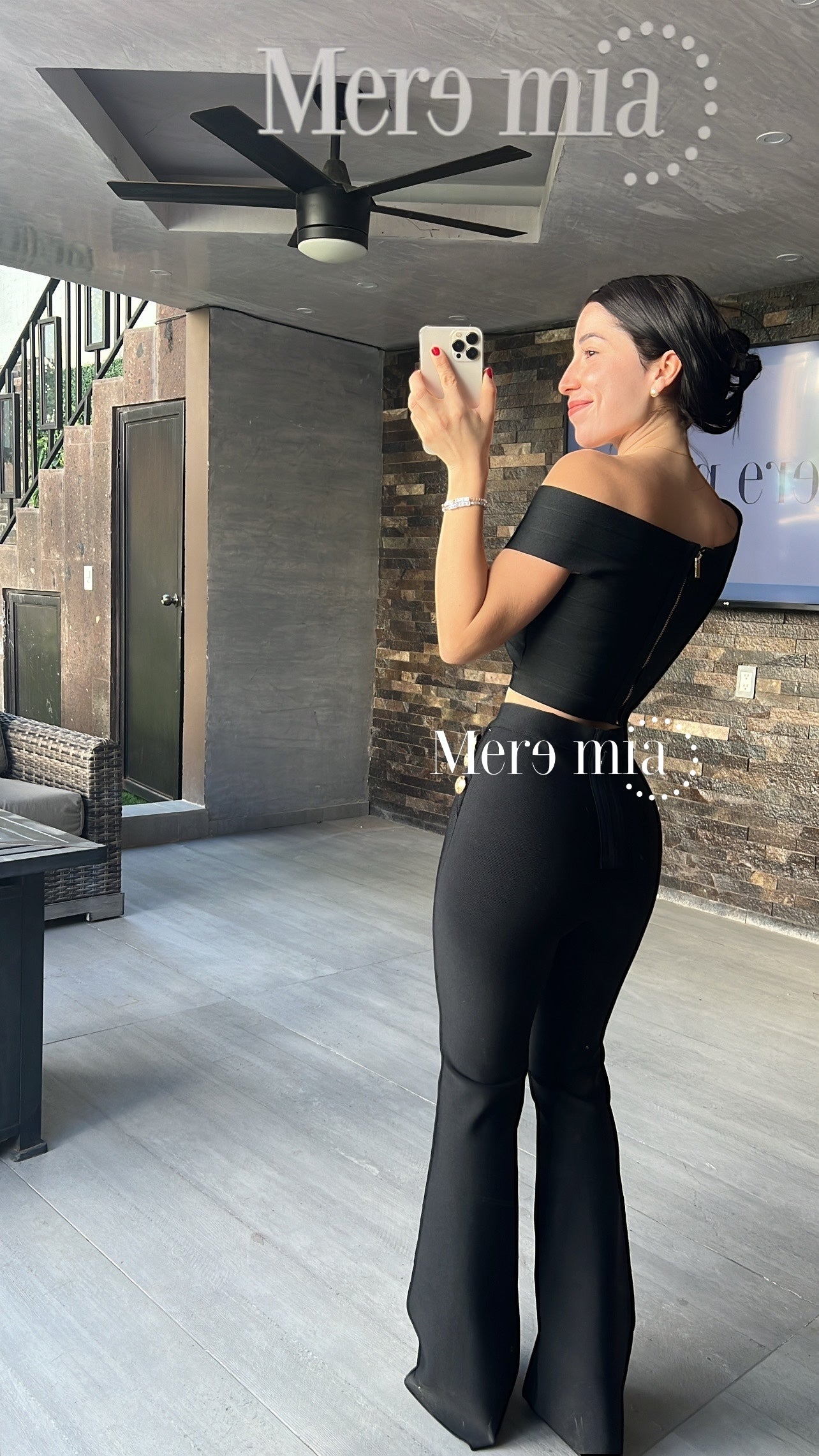 Pantalón acampanado botones