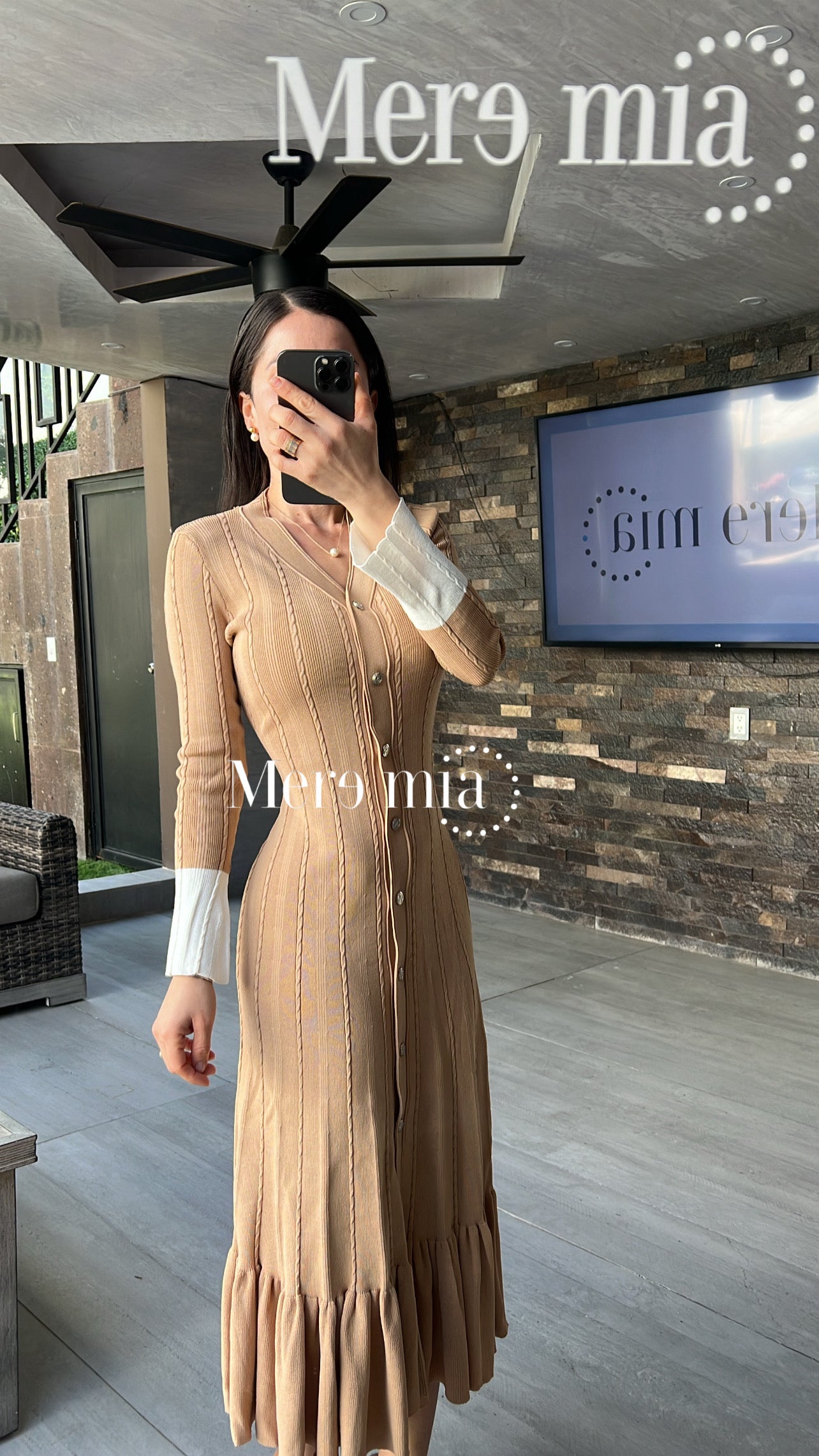 Vestido camel mangas blancas