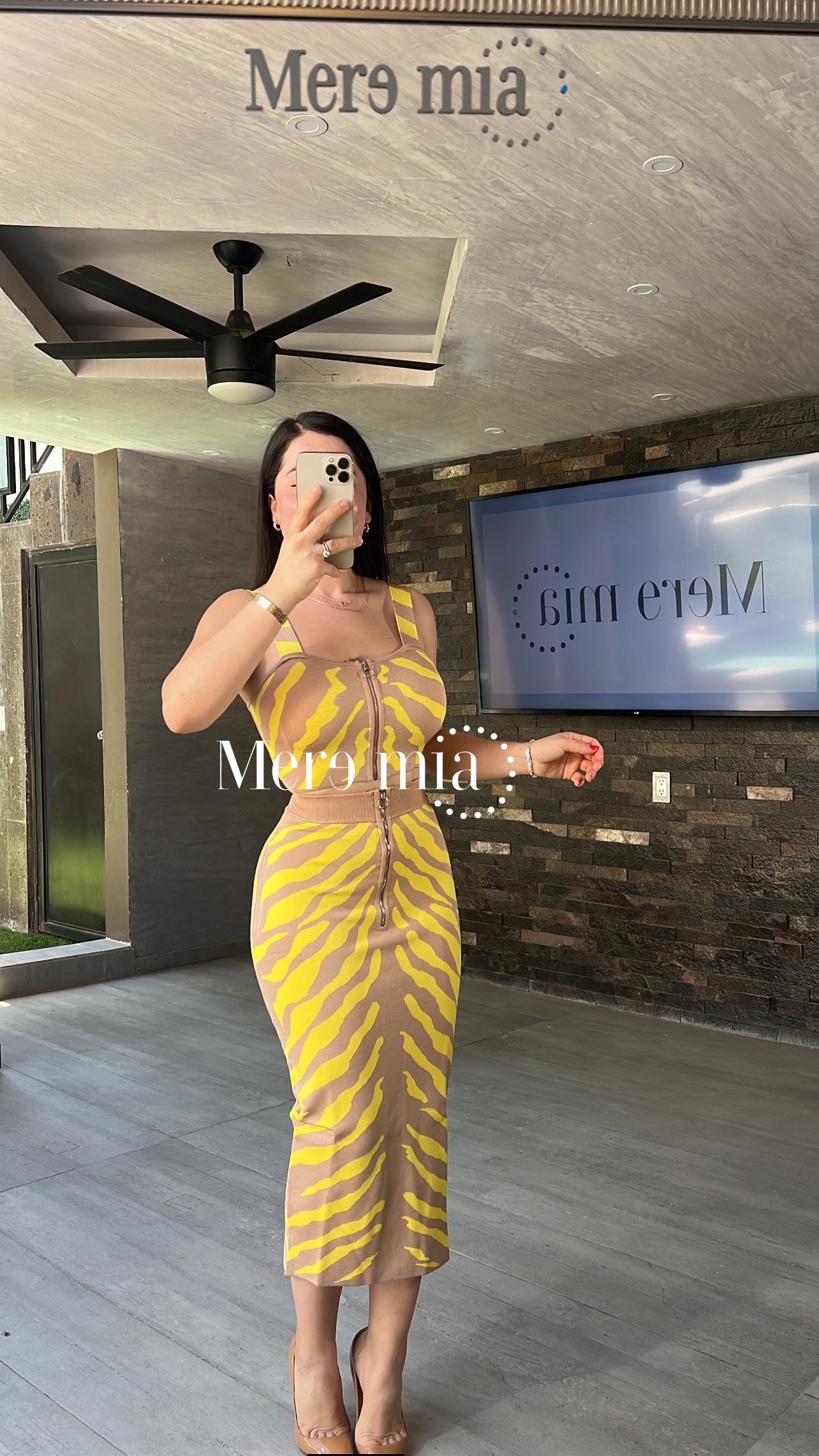 Conjunto amarillo beige