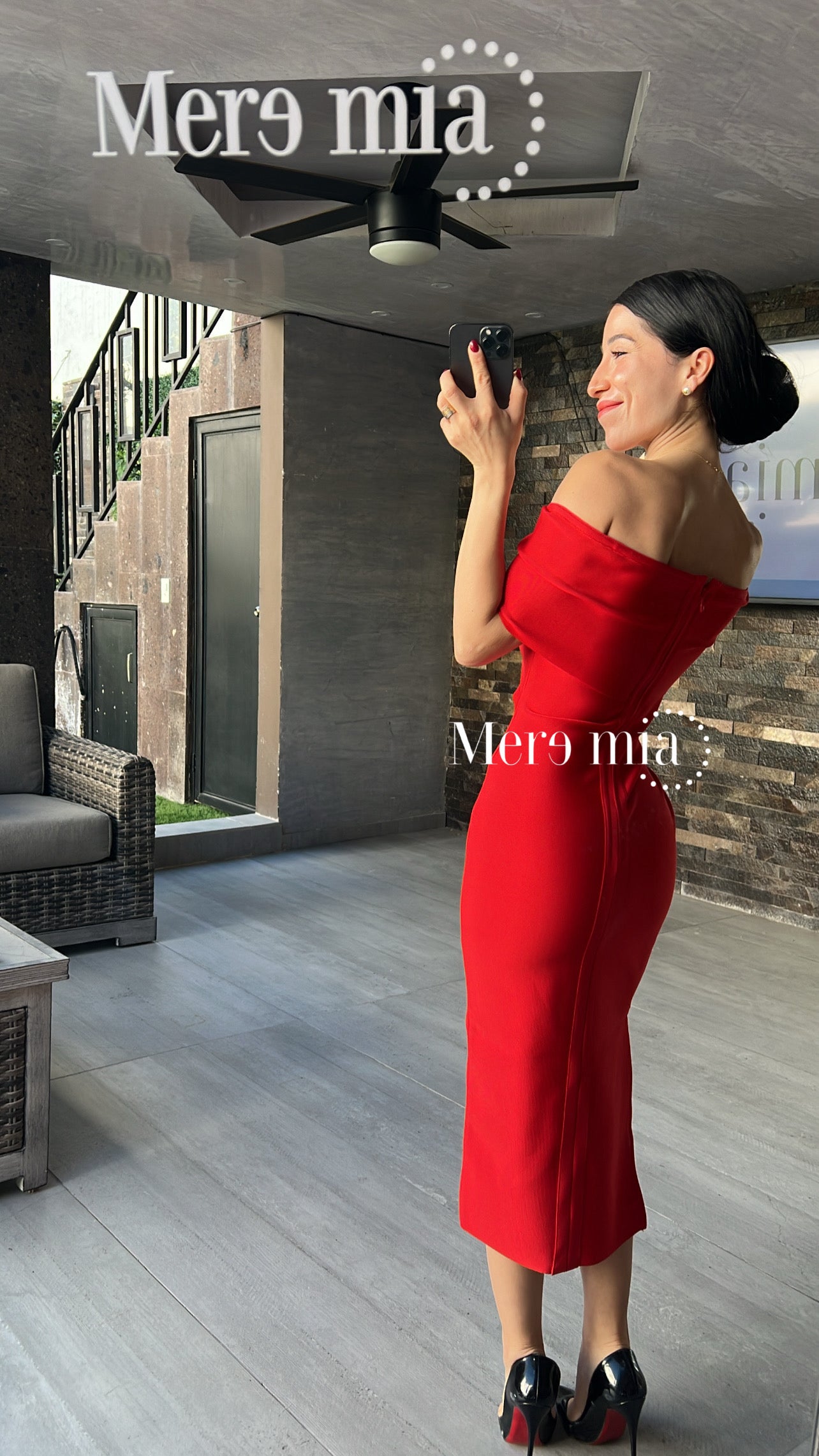 Vestido rojo hombros olan