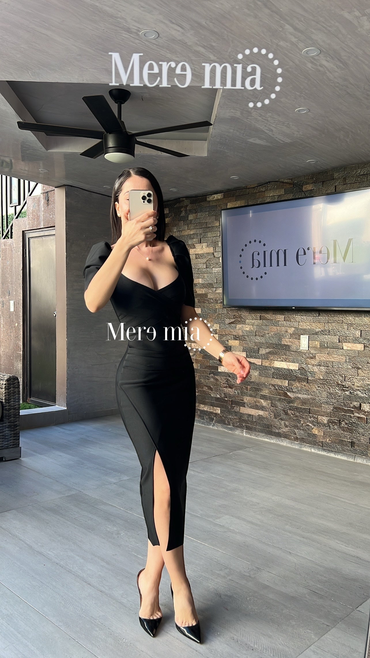 Vestido negro cruzado midi