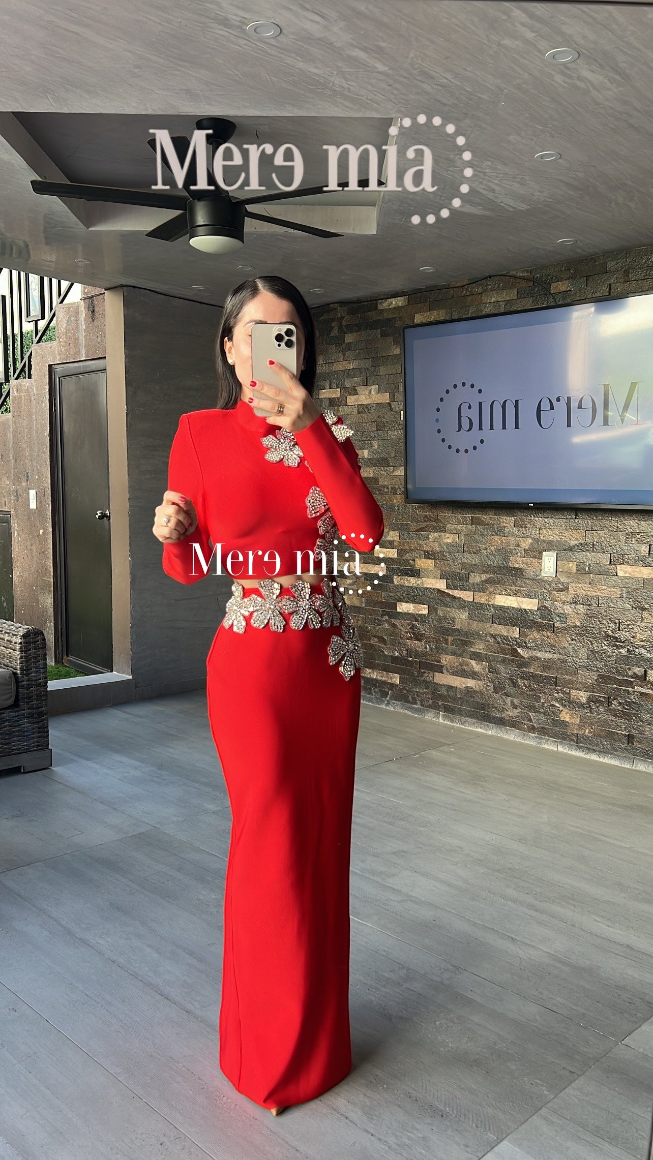 Conjunto rojo flores plata