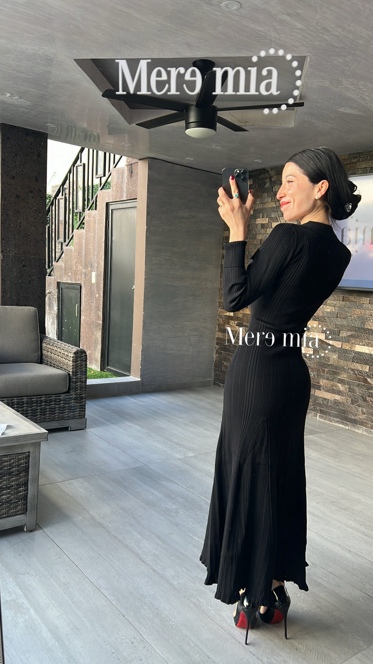 Vestido negro rayado cuello