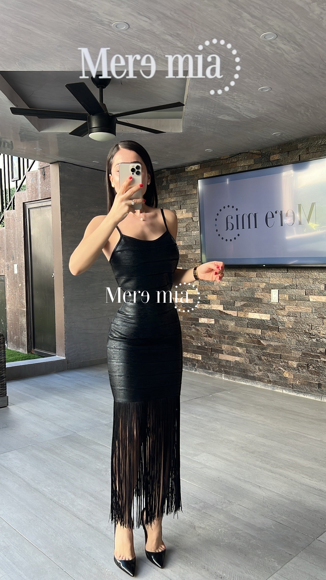 Vestido negro metalico barbas