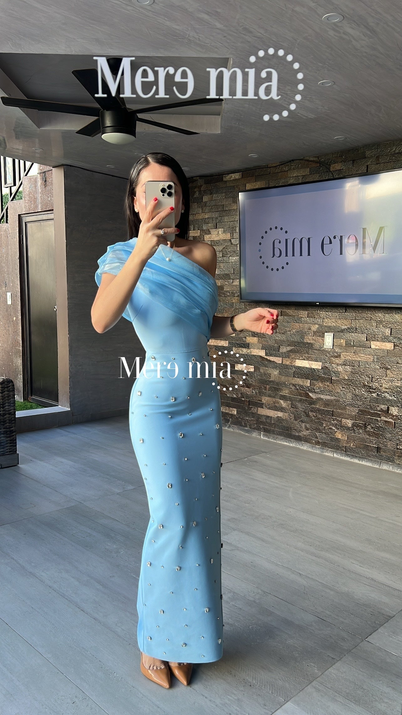 Vestido azul tul hombro