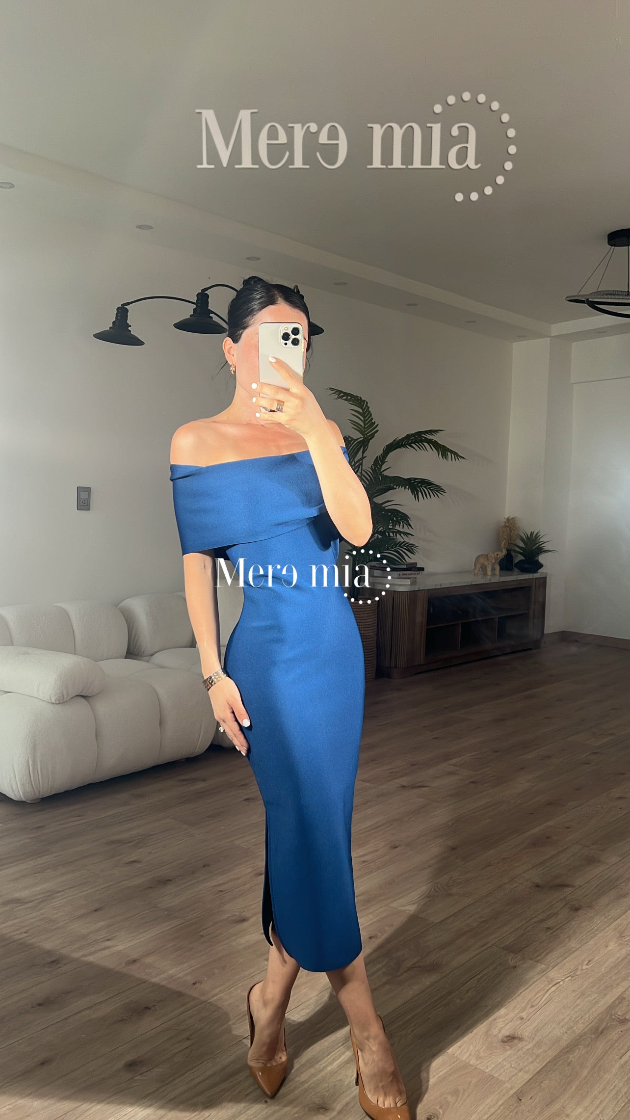 Vestido azul marino hombros olan