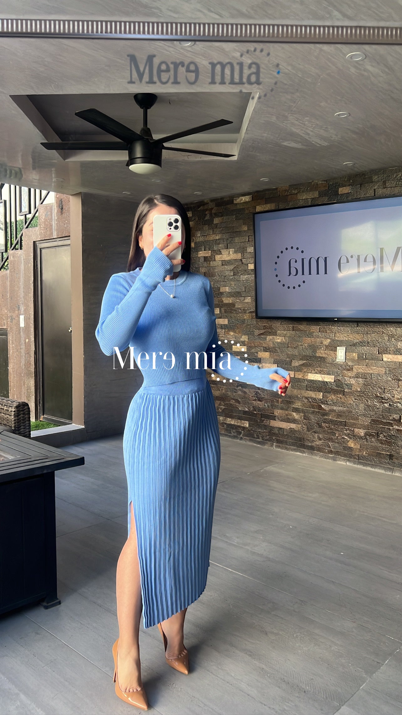 Conjunto azul swet falda plisada