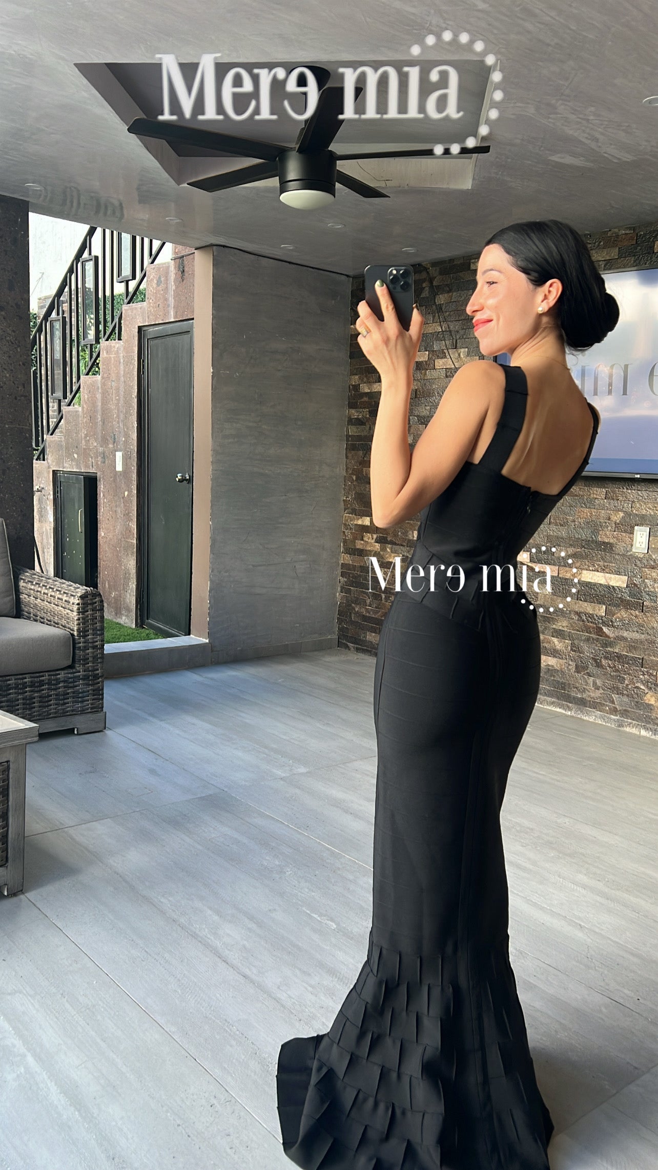 Vestido negro estructurado