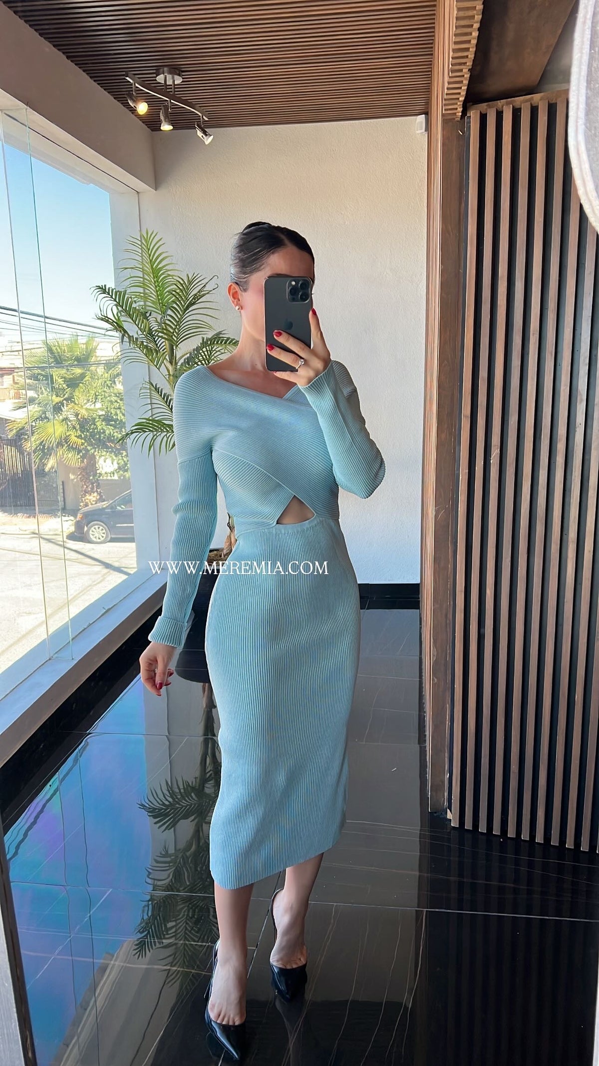Vestido azul hombros cruz