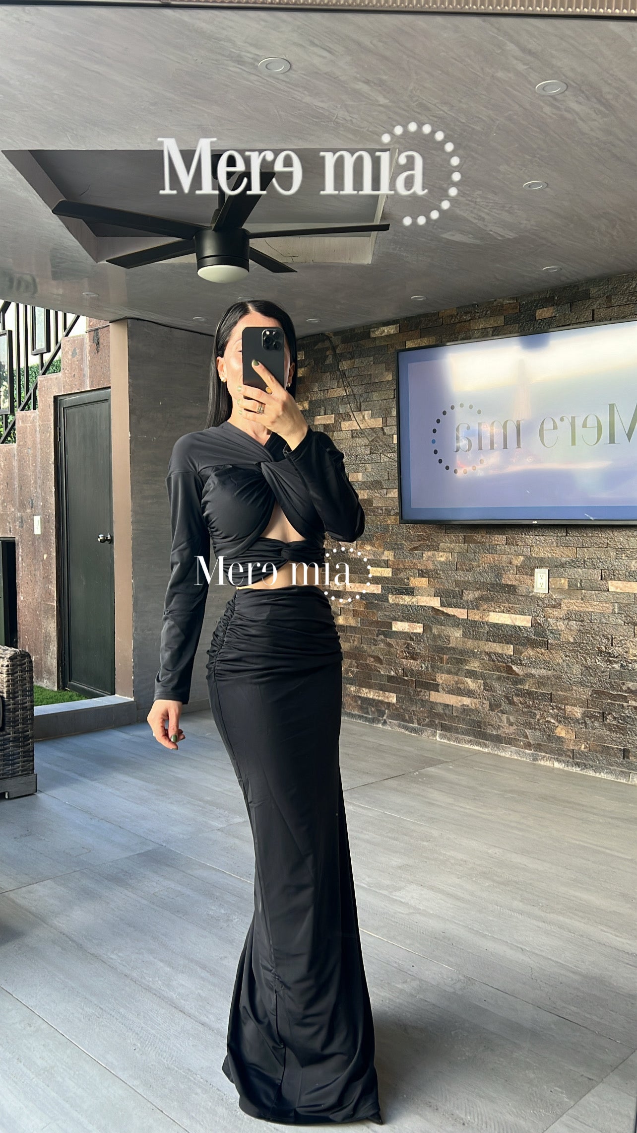 Conjunto negro plisado