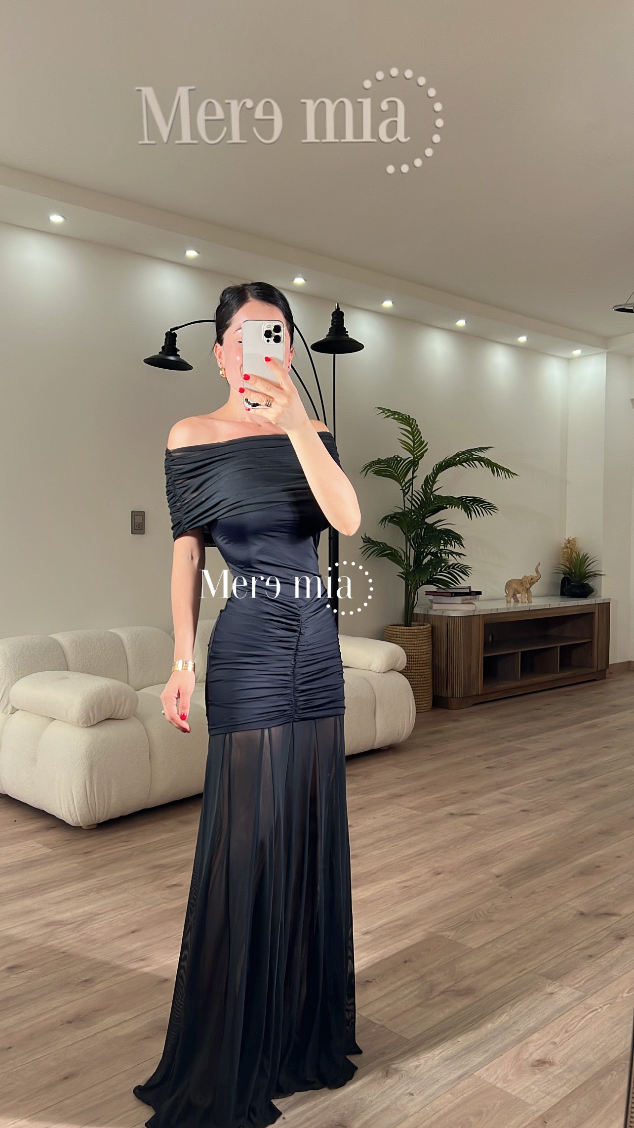 Vestido negro plisado hom