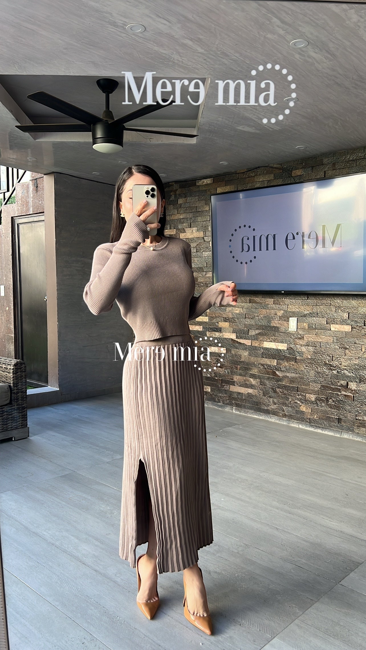 Conjunto café swet falda plisada