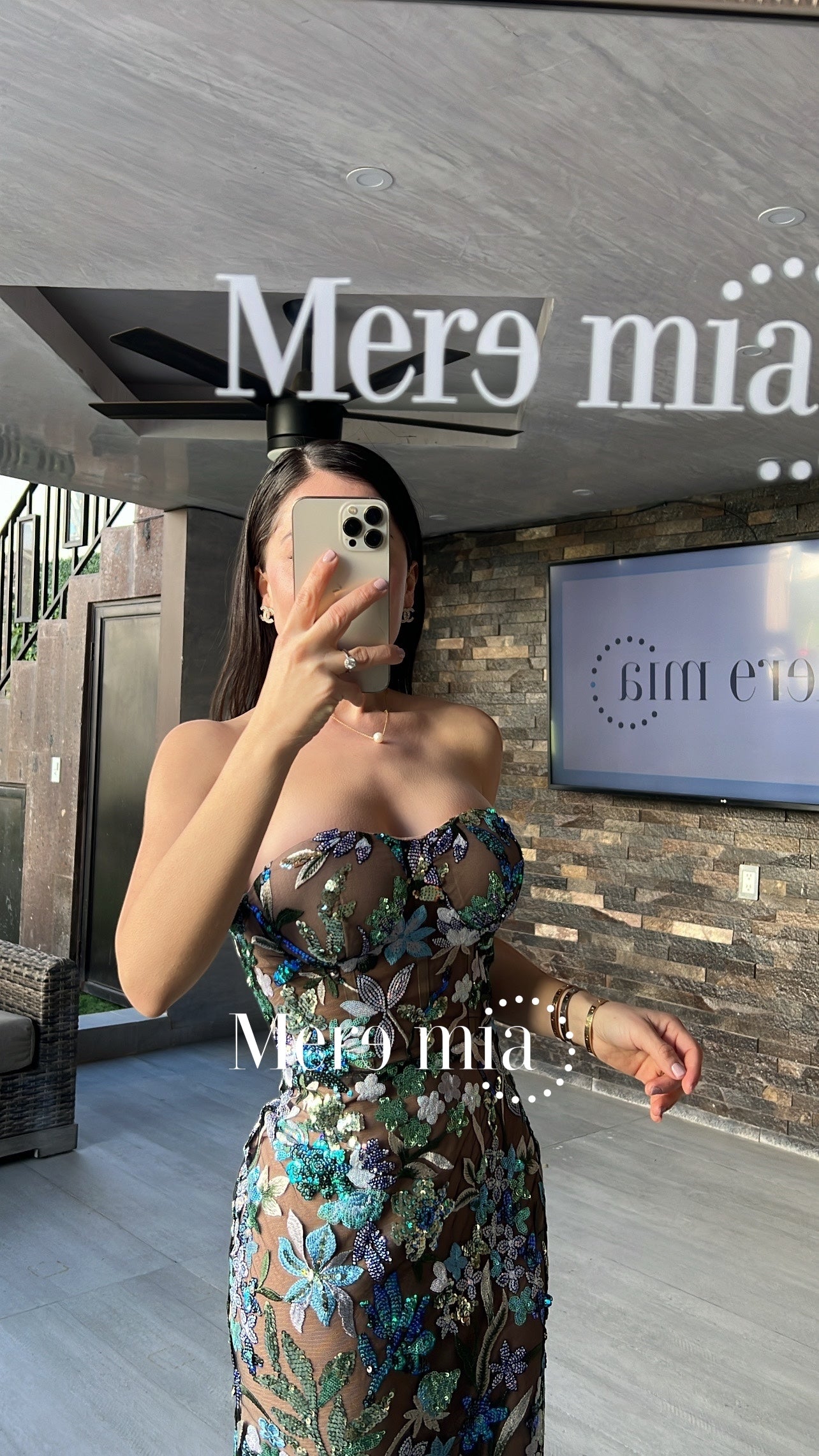 Vestido encaje strapples largo