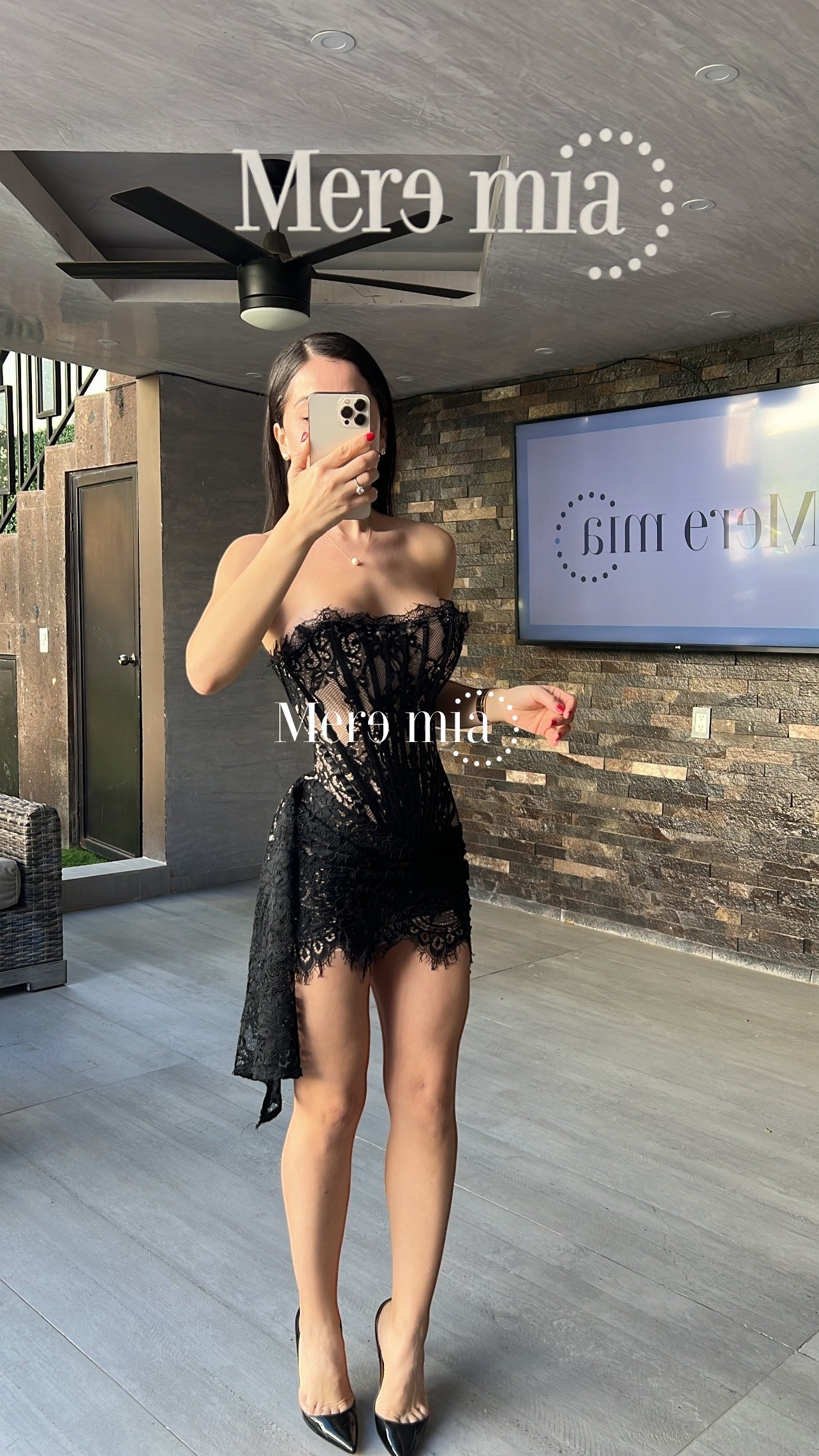 Vestido negro encaje strapples