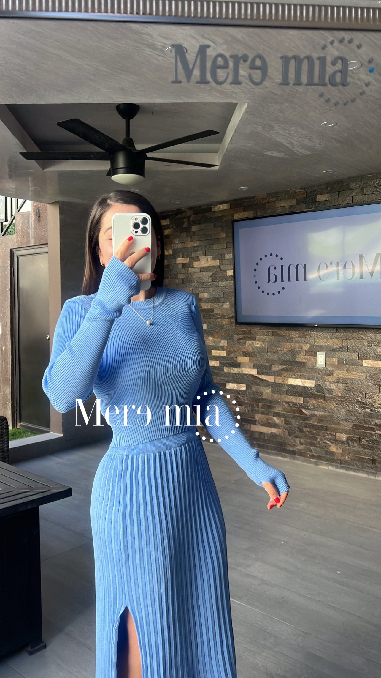 Conjunto azul swet falda plisada