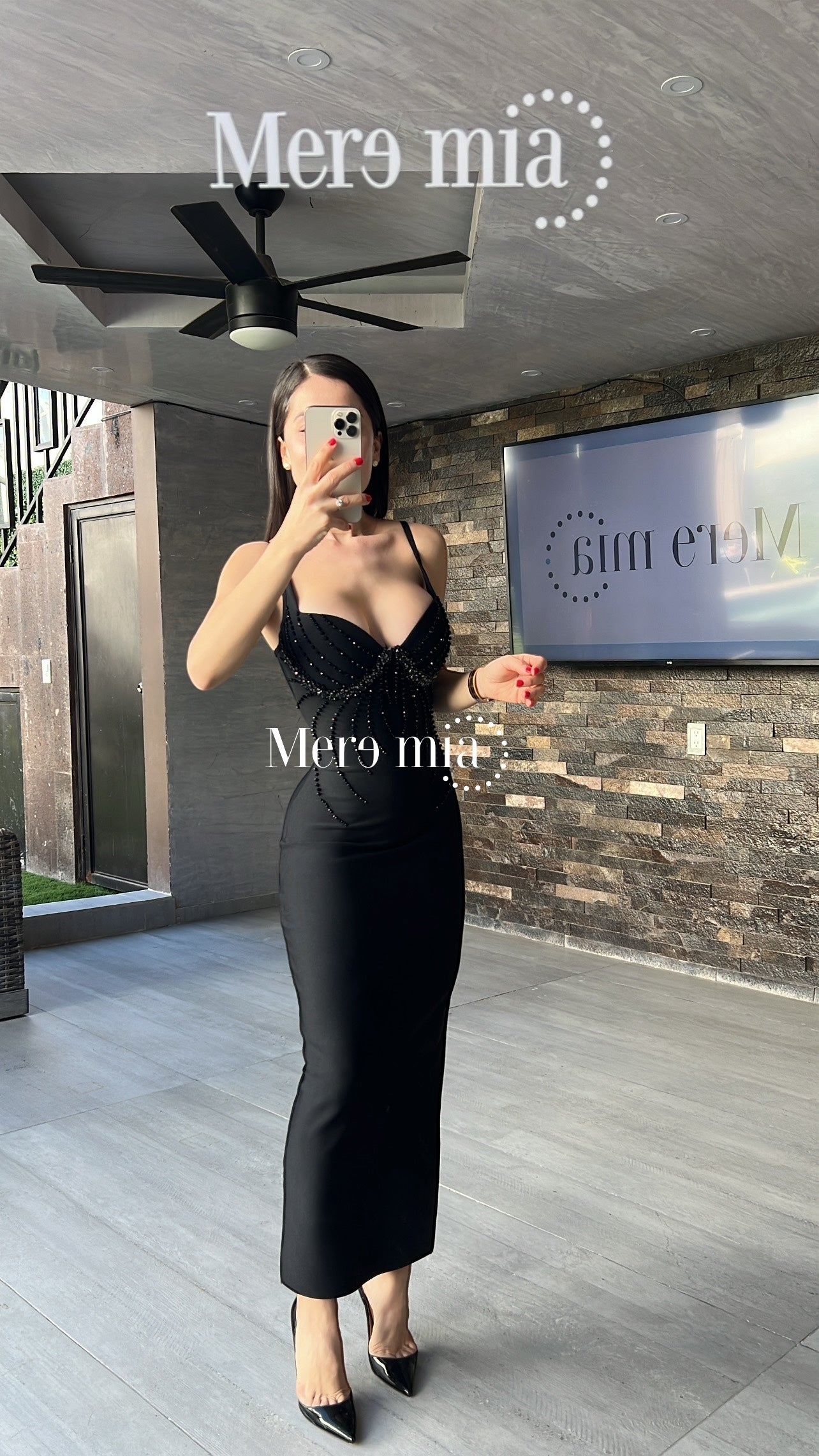 Vestido negro brillos copa