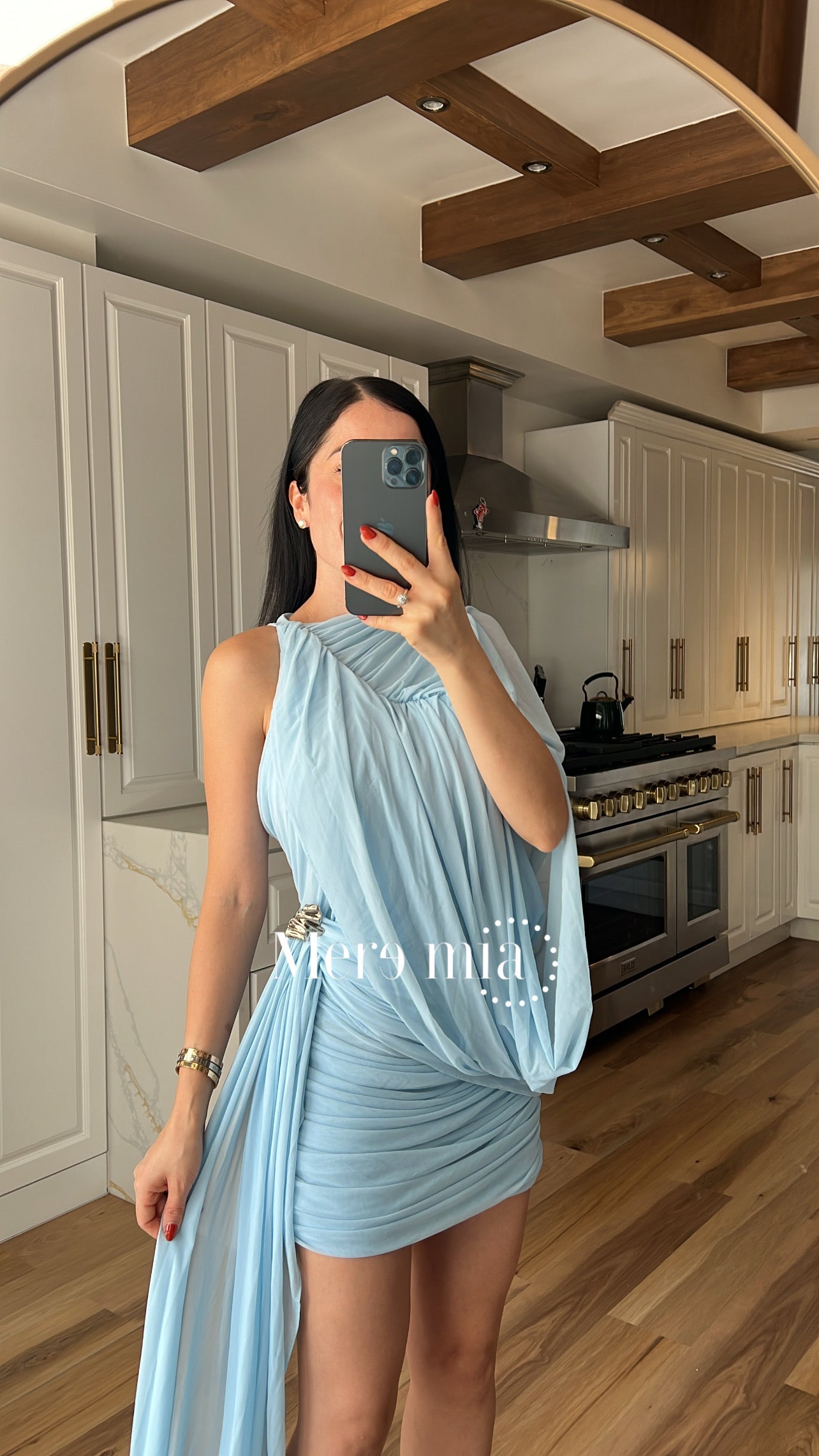 Vestido corto plisado estola