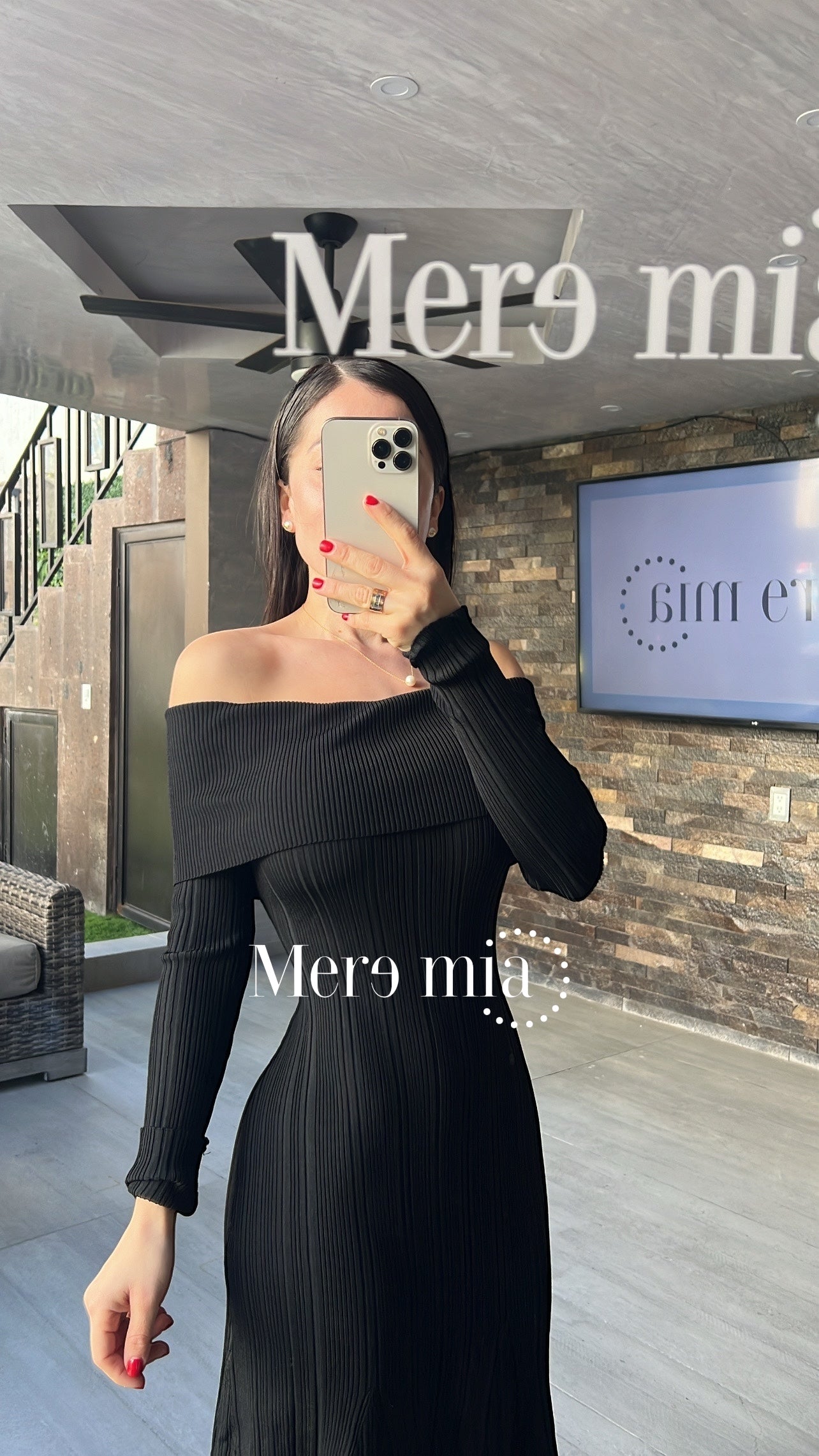 Vestido negro rayado olan