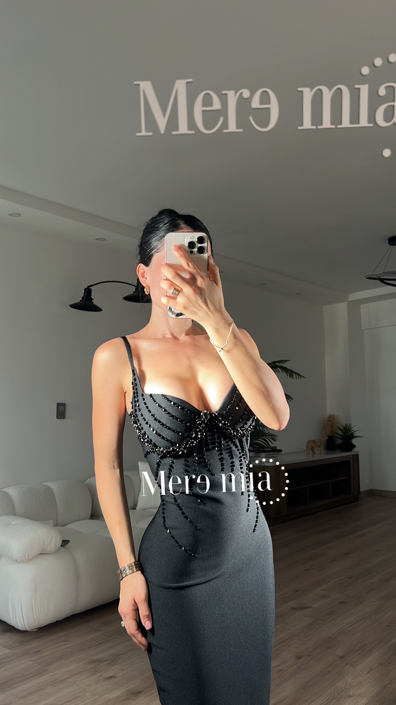 Vestido negro brillos copa