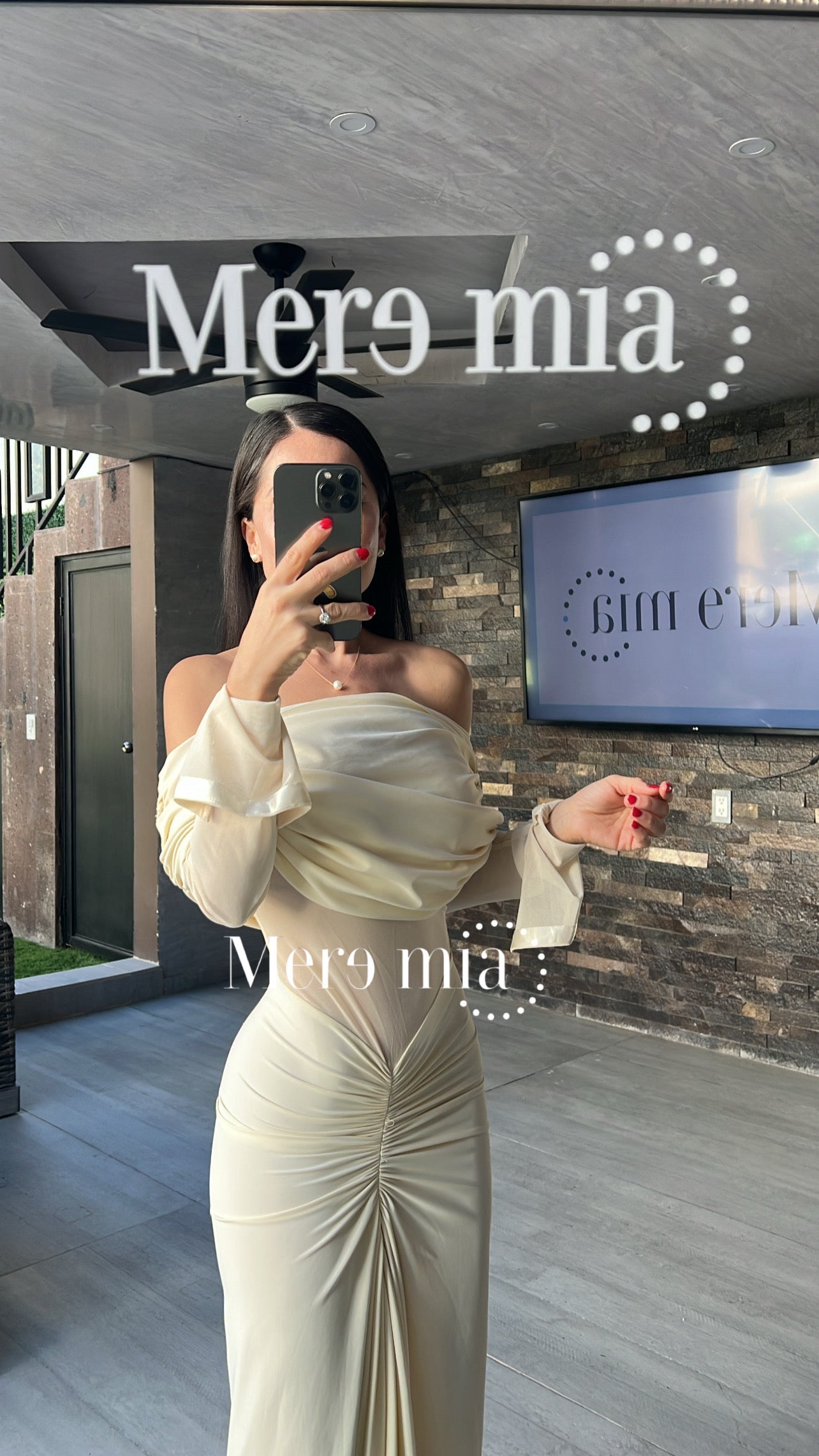 Vestido plisado línea hombros